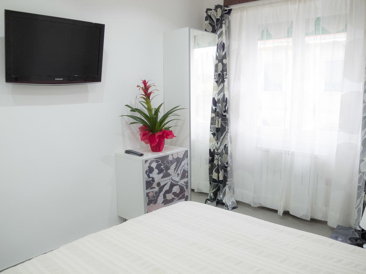 B&B Ricci ลีวอร์โน ภายนอก รูปภาพ